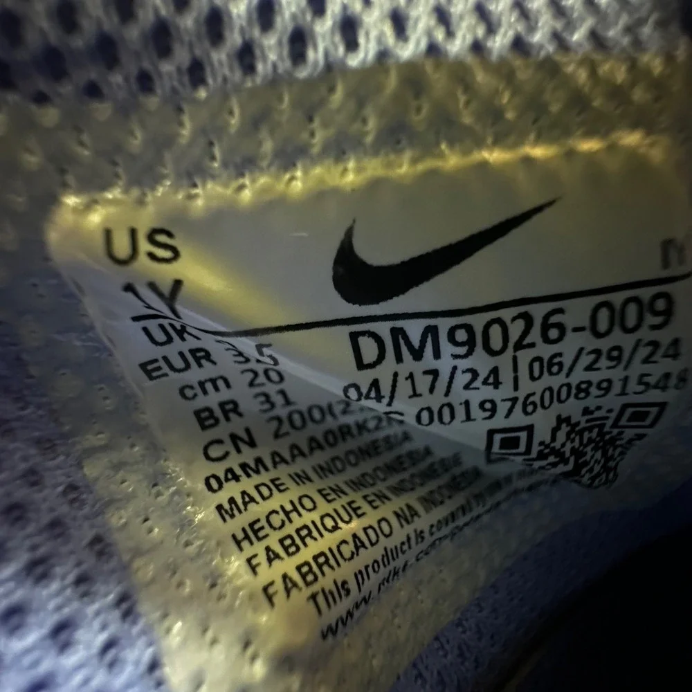 Nike Kids‎ Omni Multi-Court White Blue Black Velcro Strap 009 Size 1Y